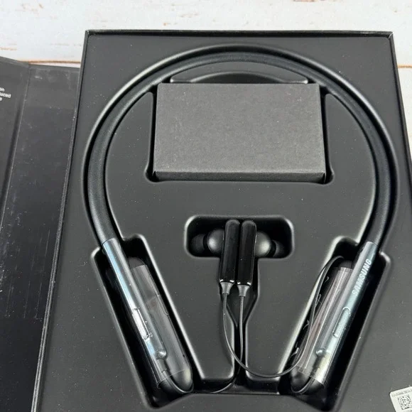 Samsung U Flex Headphones Black Bluetooth Wireless Neckband EO‑BG950 Open Box